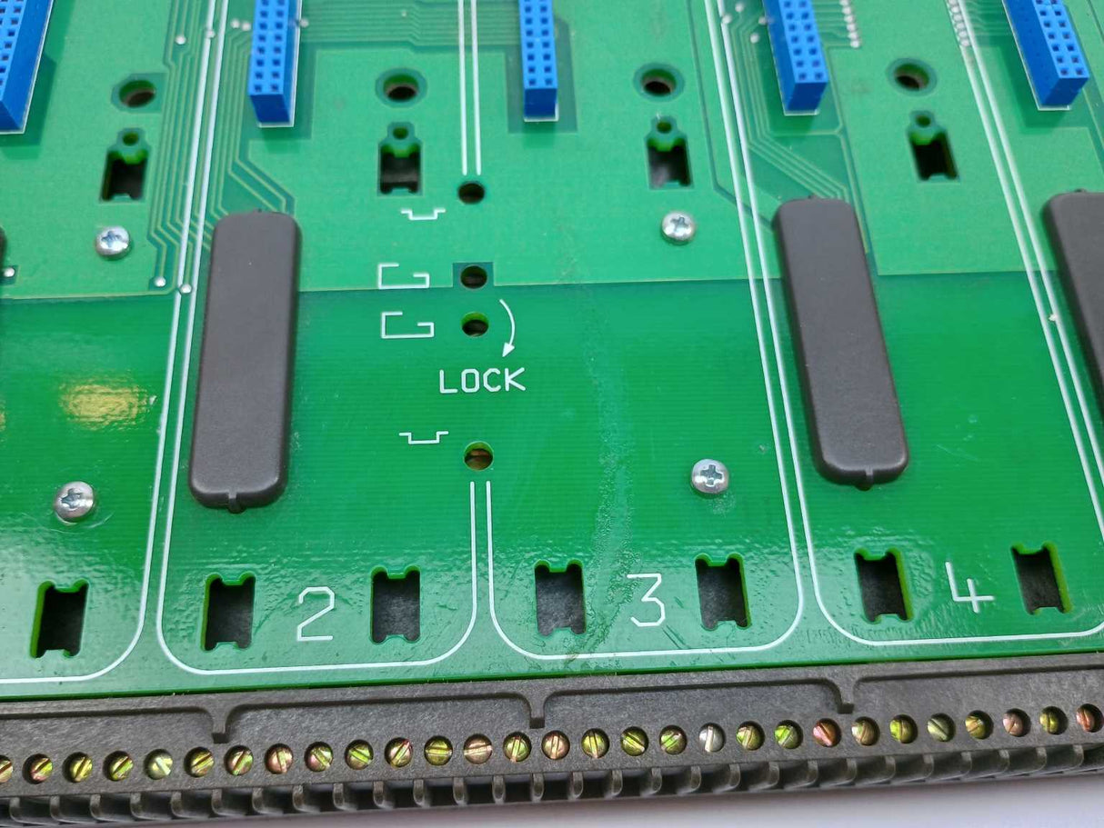 Fisher-Rosemount Systems 12P0818X072 KJ4001X1-BE1 8-Wide carrier with shield