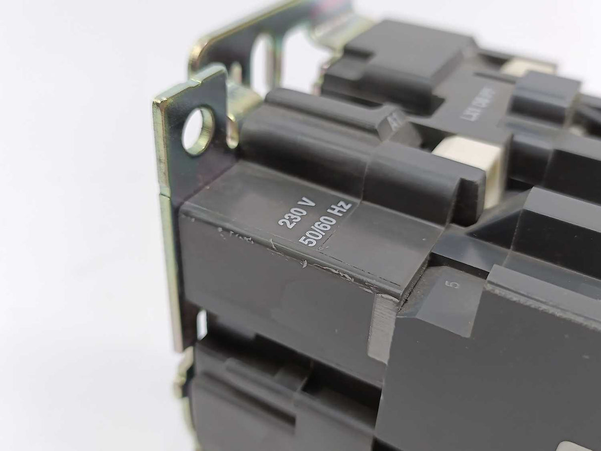 Schneider / Telemecanique LC1D5011 Contactor LC1D50