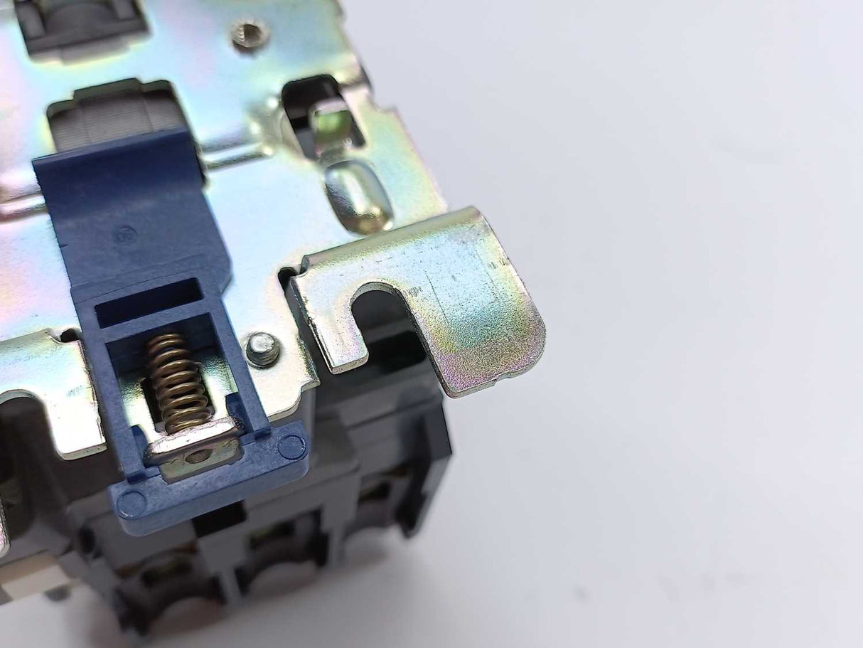 Schneider / Telemecanique LC1D5011 Contactor LC1D50