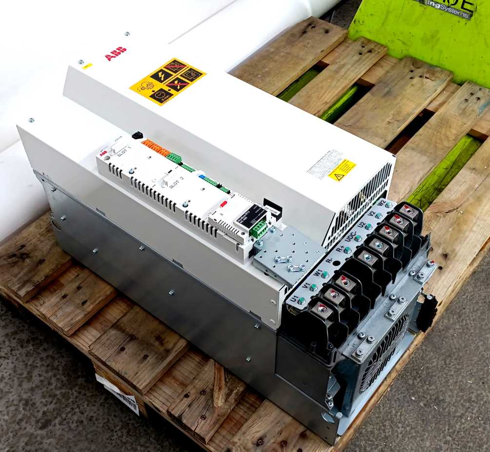 ABB 3AUA0000027760 ACS850-04-225A-5+E202+J400+K458+P916+P920, drive module