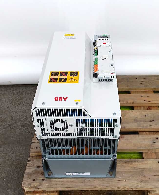 ABB 3AUA0000027760 ACS850-04-225A-5+E202+J400+K458+P916+P920, drive module