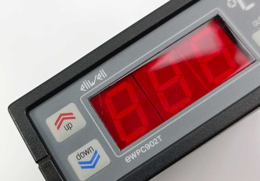 Eliwell EWPC 902/T Temperature Controller 12VAC/DC Pt100