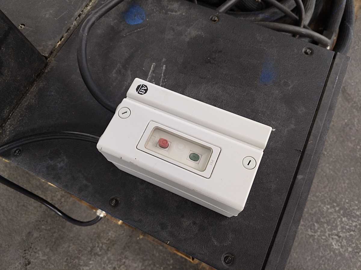 Nordson 3400V-3FAV4D/R VISTA Hot Melt Material Applicator