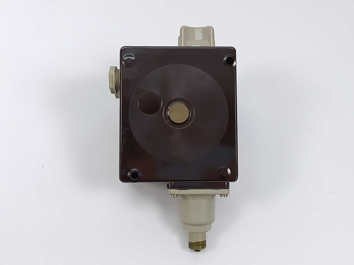 Danfoss 017-5237 RT200 Pressure Control, broken plastik on top