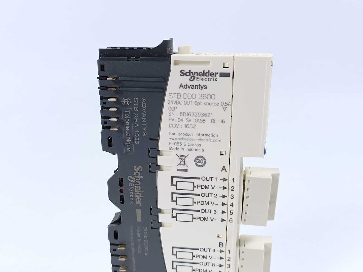 Schneider Electric STB DD0 3600 Standard Digital Output Module W/ STB XBA 1000