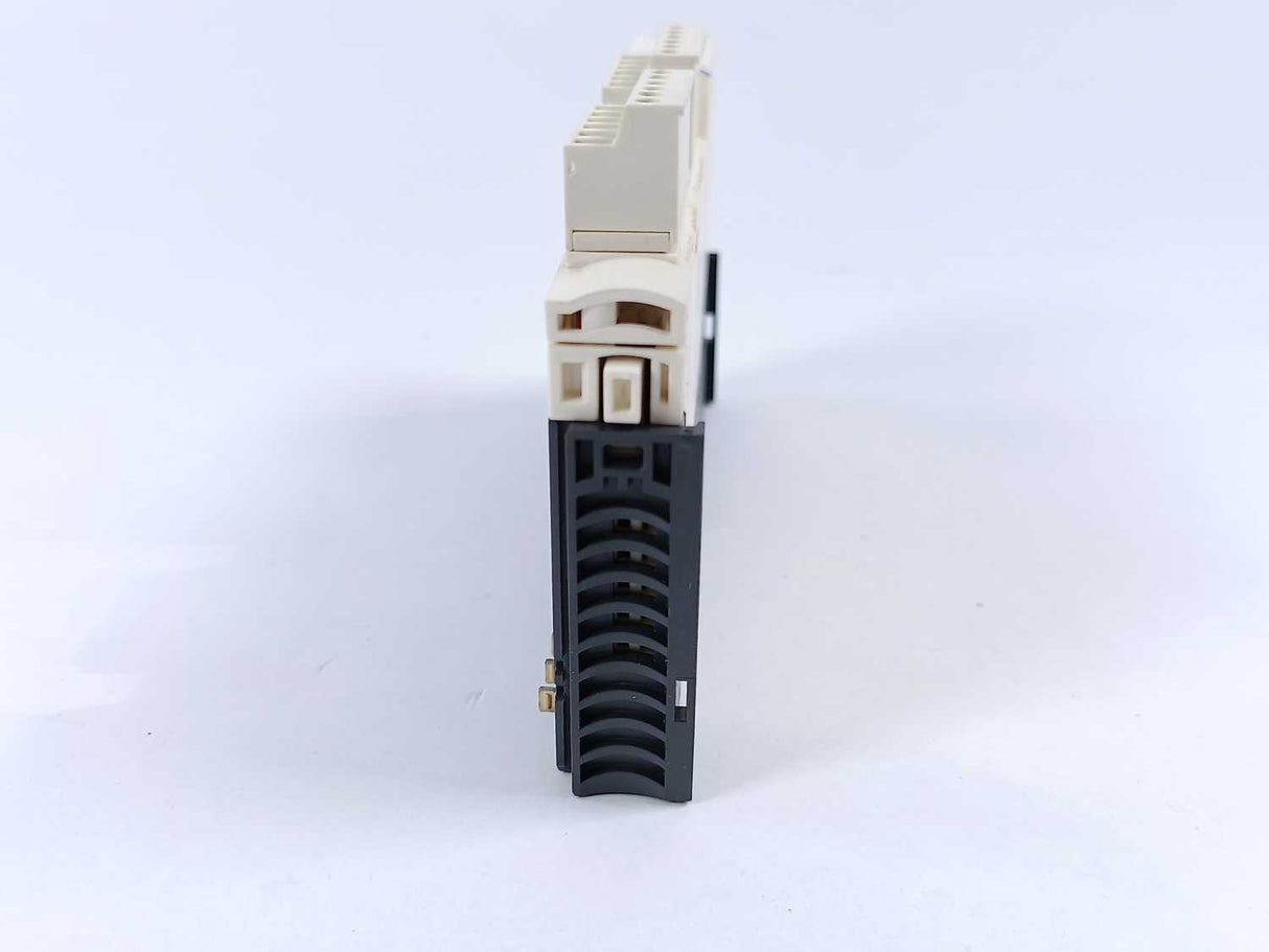 Schneider Electric STB DD0 3600 Standard Digital Output Module W/ STB XBA 1000