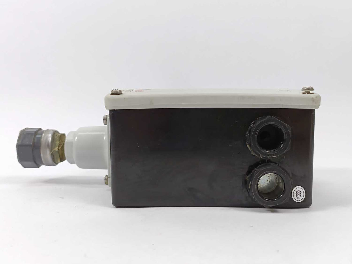 Danfoss 017A1692-01 Differential Pressure Switch, Type RT200