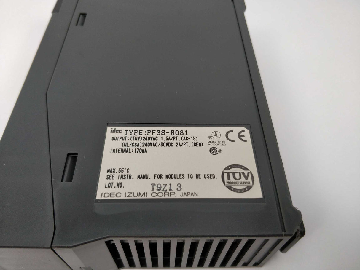 Idec PF3S-R081 Relay Output Module