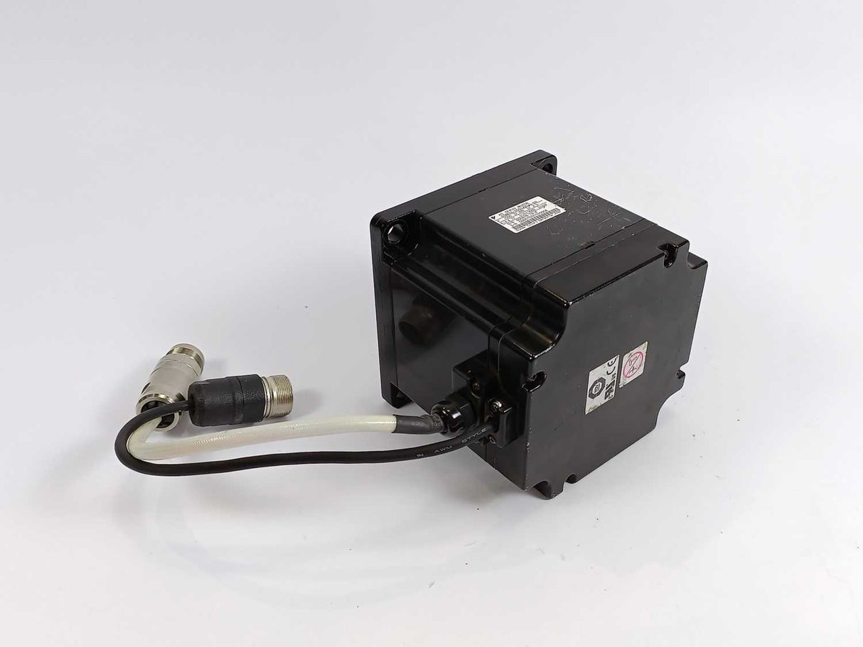 OMRON / YASKAWA SGMPH-15D1A61D-0Y AC Servo Motor