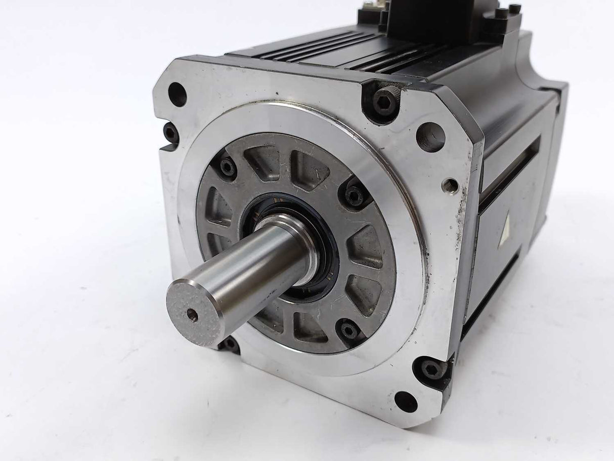 Mitsubishi HF-H154BS-A51 Servo Motor w/ Mitsubishi OSA105S5 Encoder