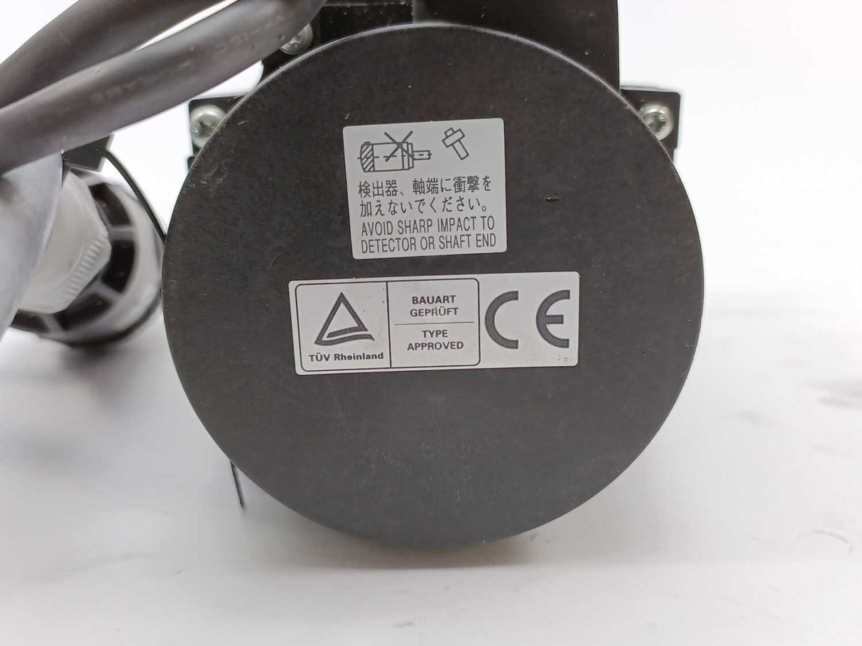 Mitsubishi HF-KP73JW04-S6 Servo Motor w/ Cables