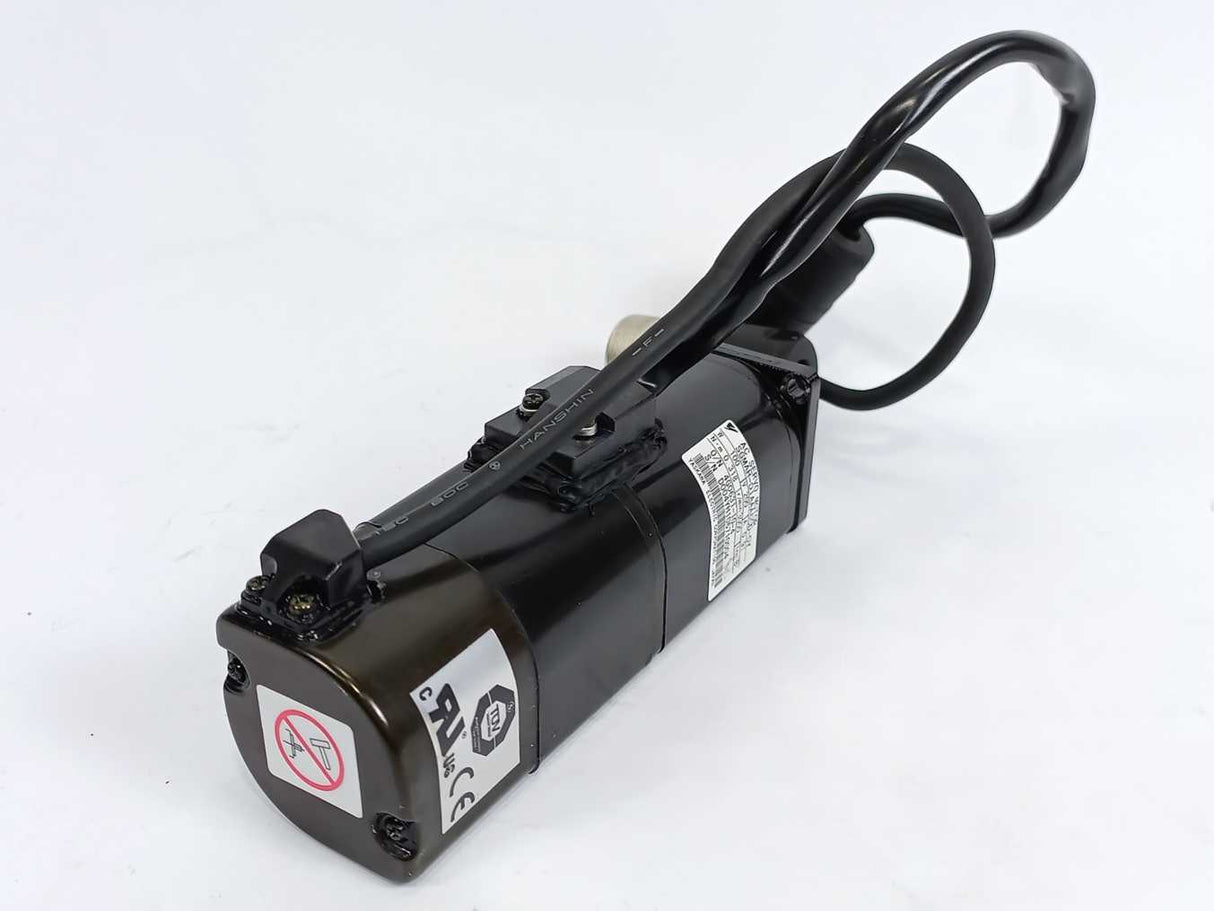 YASKAWA SGMAH-01AAA6CD-0Y 100W 200V Servo Motor