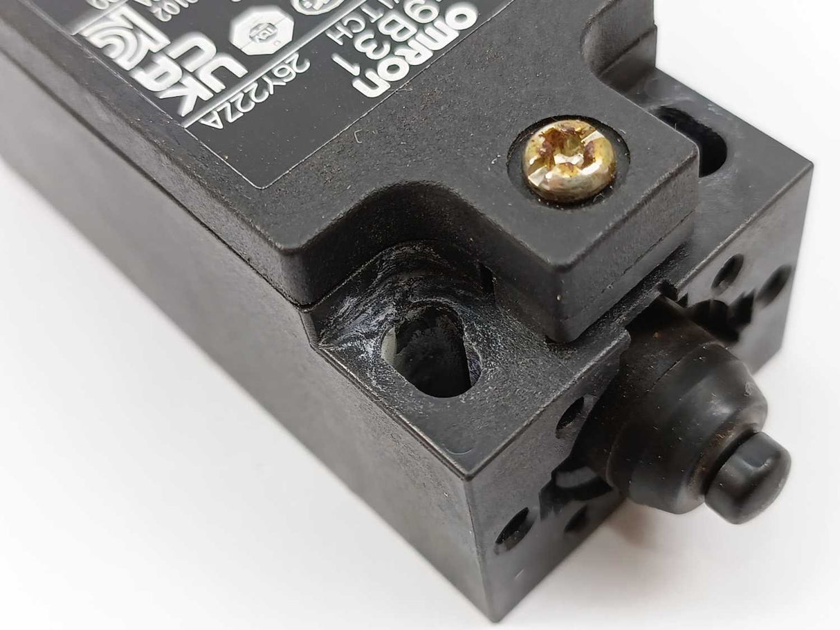 OMRON D4N-9B31 Safety Limit Switch