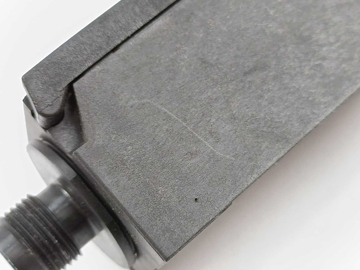 OMRON D4N-9B31 Safety Limit Switch