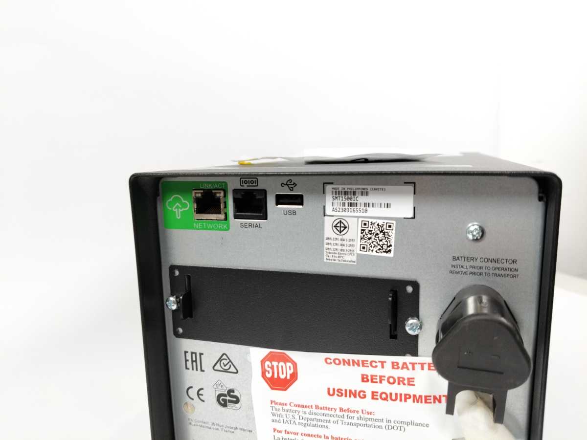 Schneider Electric SMT1500IC APC Smart-UPS, Line Interactive, 1500VA