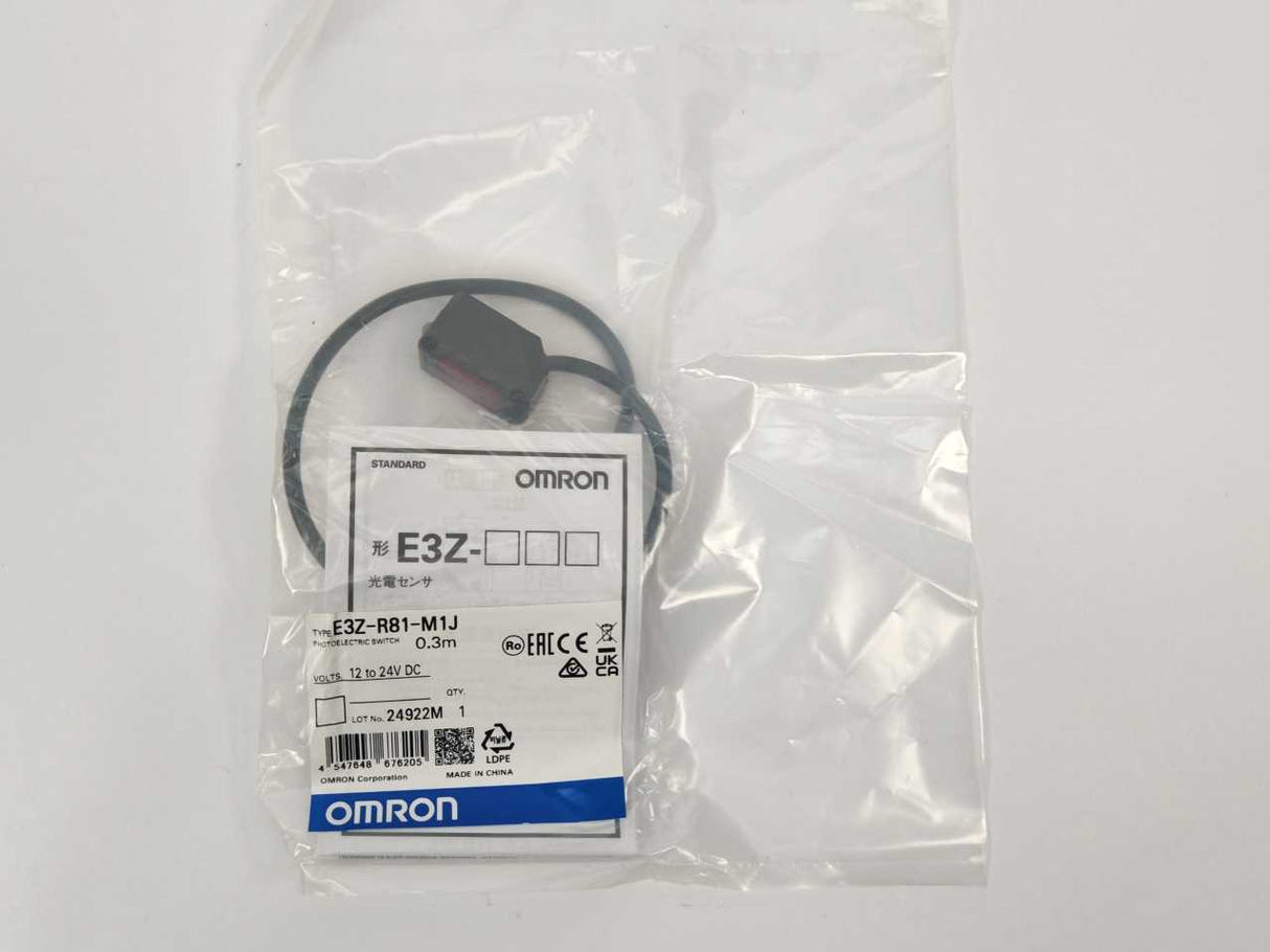 OMRON E3Z-R81-M1J Photoelectric Switch 0.3m + E39-R10