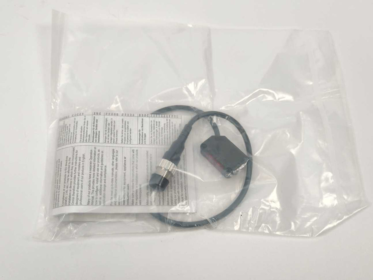OMRON E3Z-R81-M1J Photoelectric Switch 0.3m + E39-R10