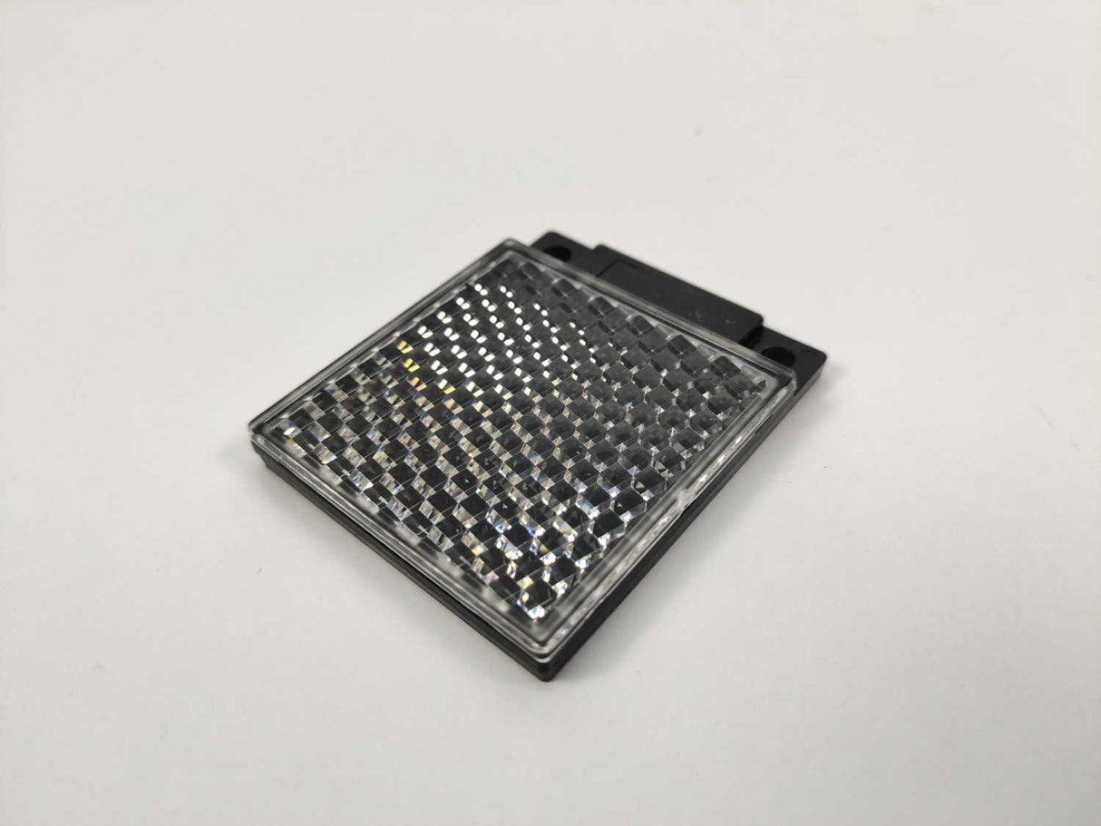 OMRON E3Z-R81-M1J Photoelectric Switch 0.3m + E39-R10