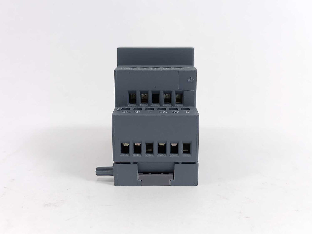 Siemens 6ED1055-1MM00-0BA2 Analog Output Module