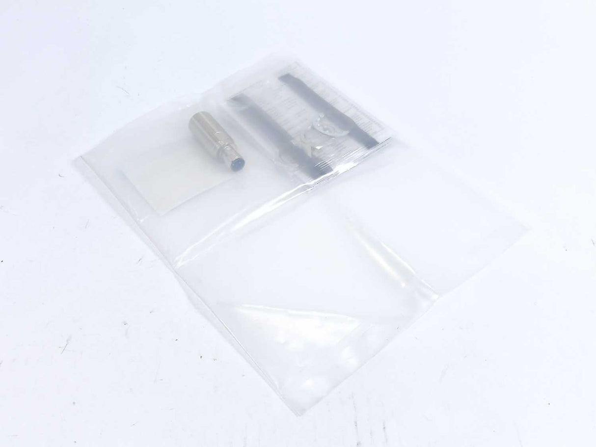 OMRON E2E-X8B218-M1 Proximity Sensor 10-30VDC