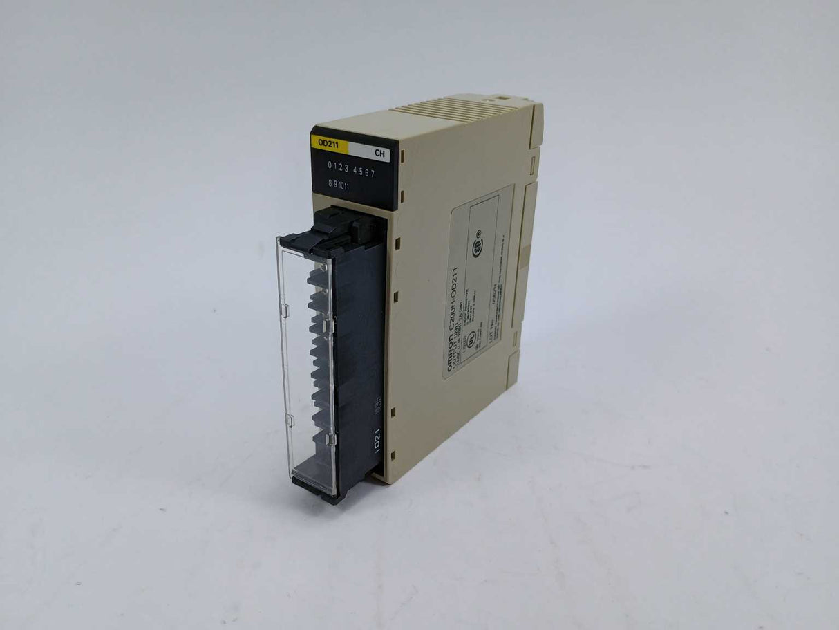 OMRON C200H-OD211 OUTPUT UNIT 24VDC