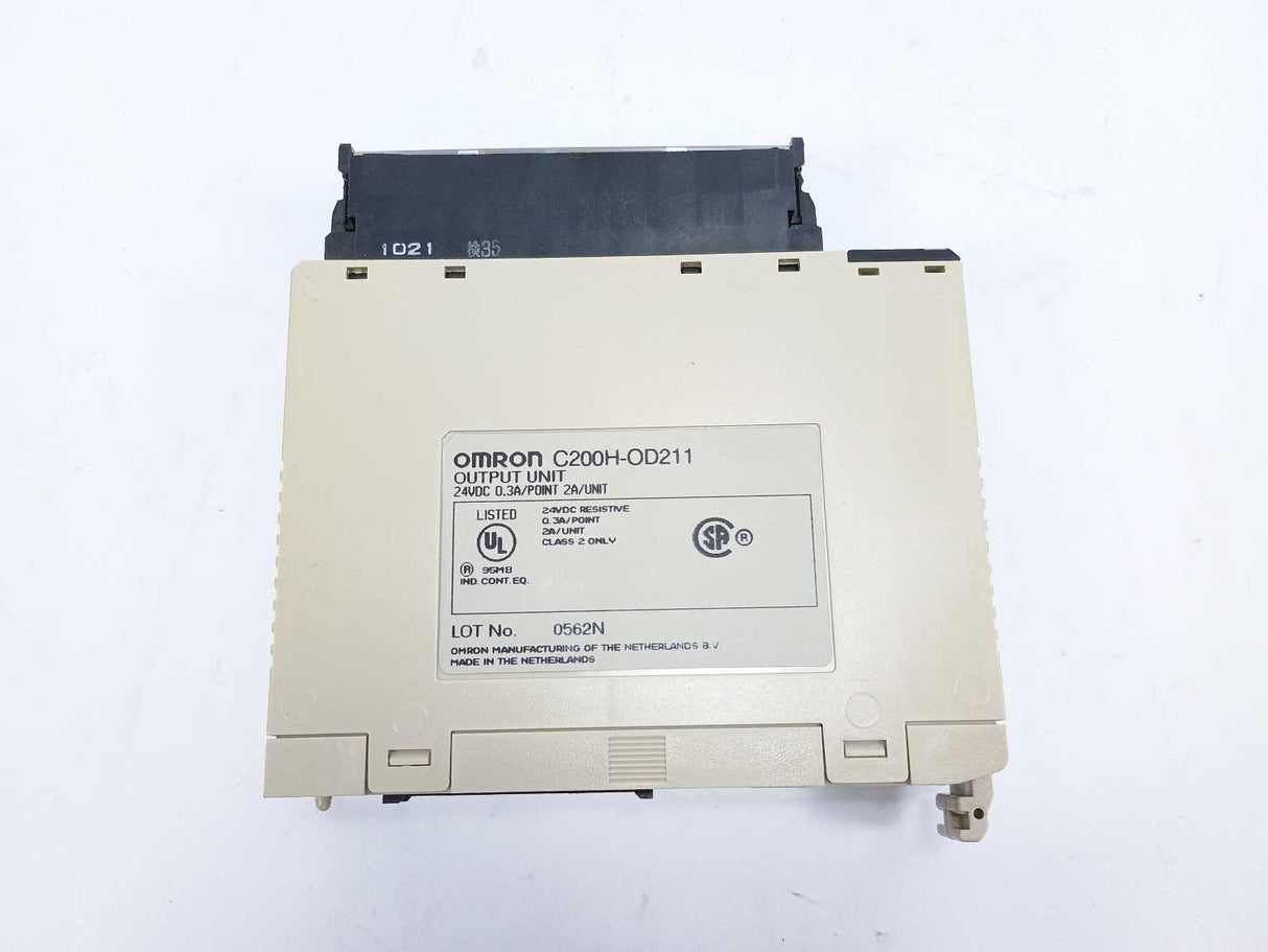 OMRON C200H-OD211 OUTPUT UNIT 24VDC