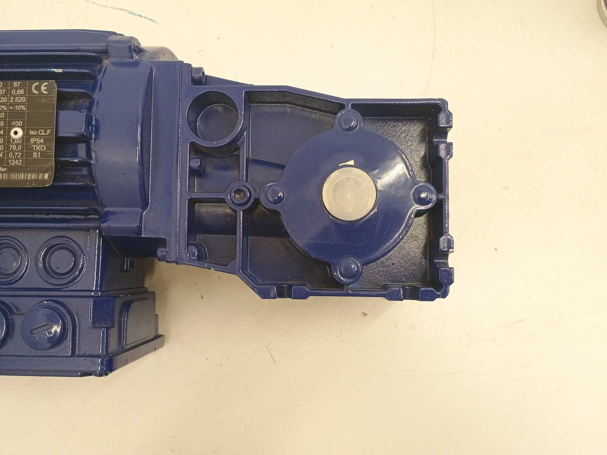 LENZE GKR03-2MHAR071C32 AC Bevel Geared Motor 0,37kW. I = 6,222