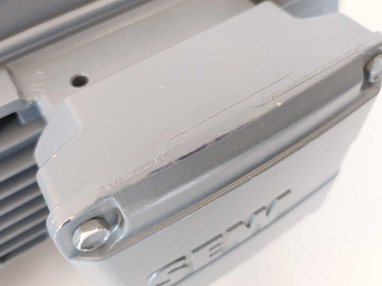 SEW-EURODRIVE KAF67 DRN80M4 Gearmotor