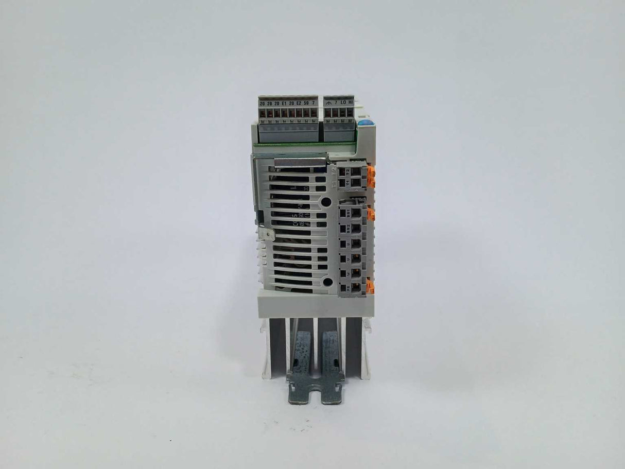 LENZE E82EV551C4C906 00490571 8200 Vector