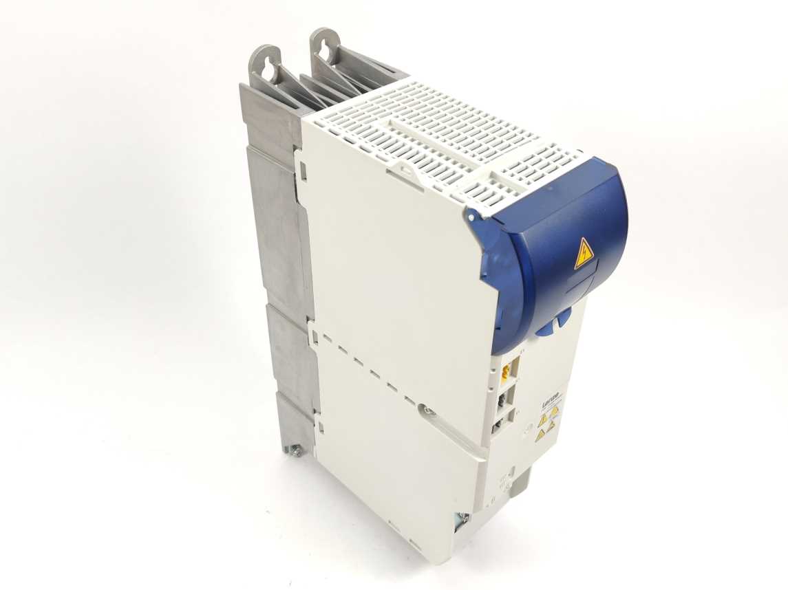 LENZE E70ACMSE0324SA1ETR i700 Single-Inverter 1x32 A