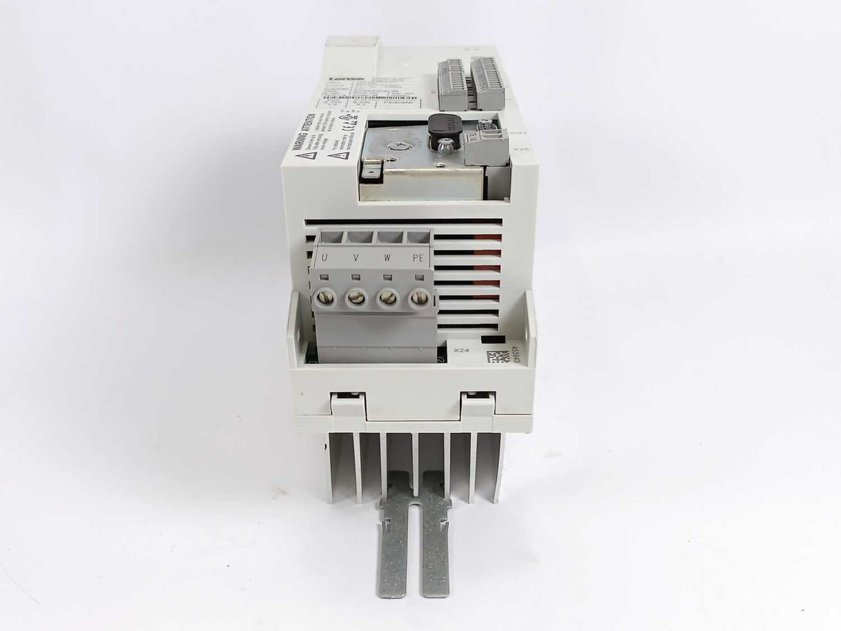 LENZE ECSEA004C4B 13470118 Servo Drive, 2.5 / 2.0 A