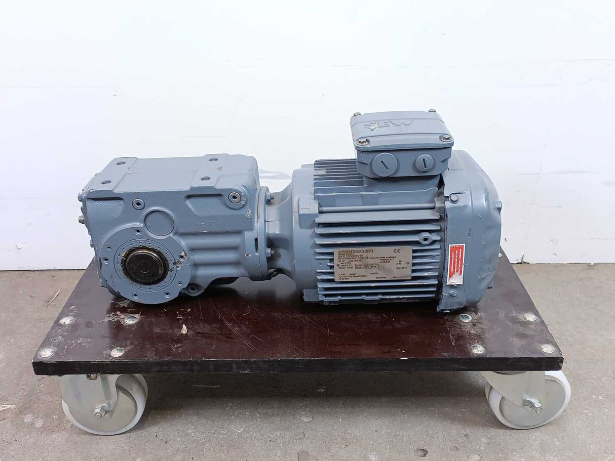 SEW-EURODRIVE KA37DRN90S4/TF 1.1kW Gearmotor. i=8,91
