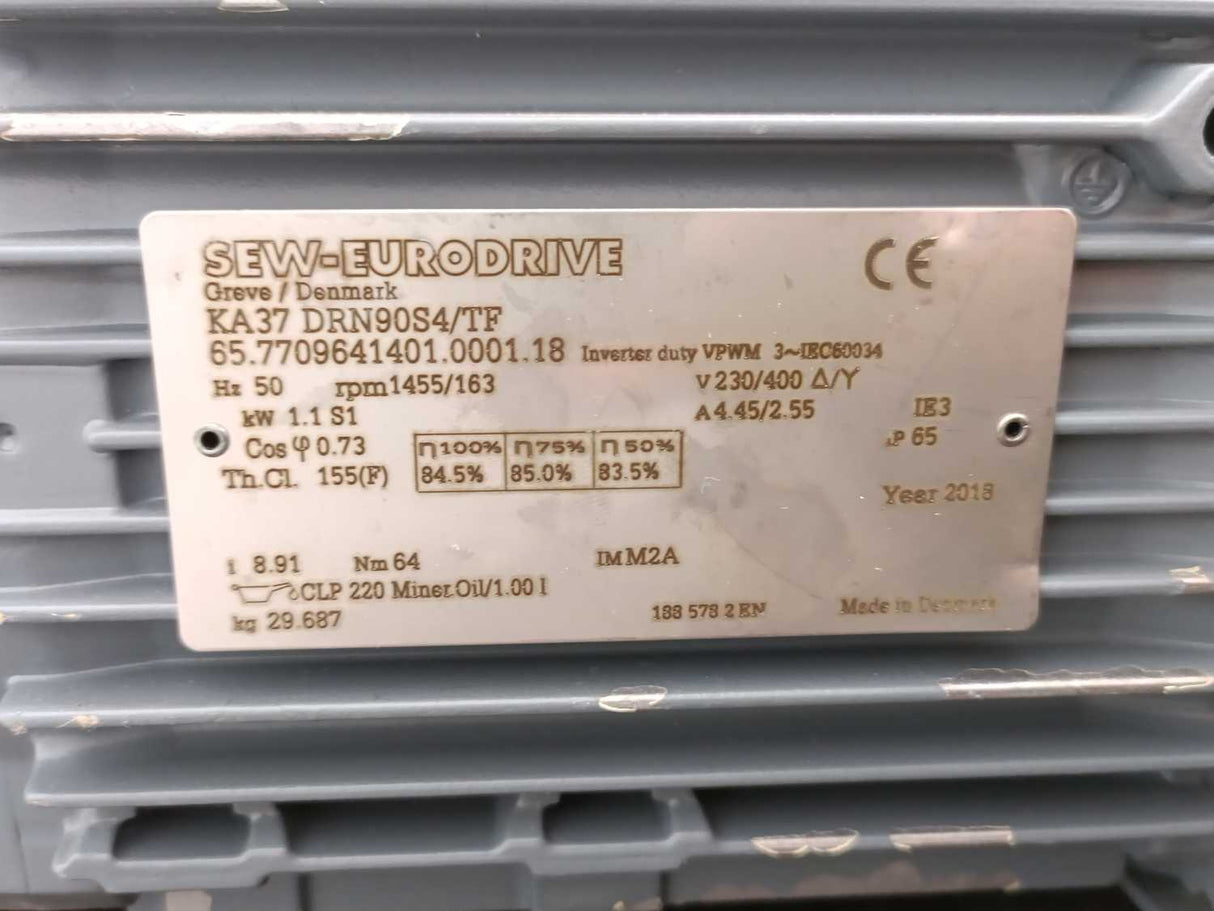SEW-EURODRIVE KA37DRN90S4/TF 1.1kW Gearmotor. i=8,91