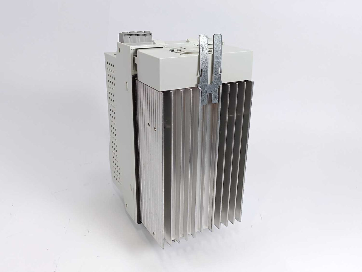 LENZE ECSEE040C4B 13468153 Power Supply Servo Drive 675V/38.5A