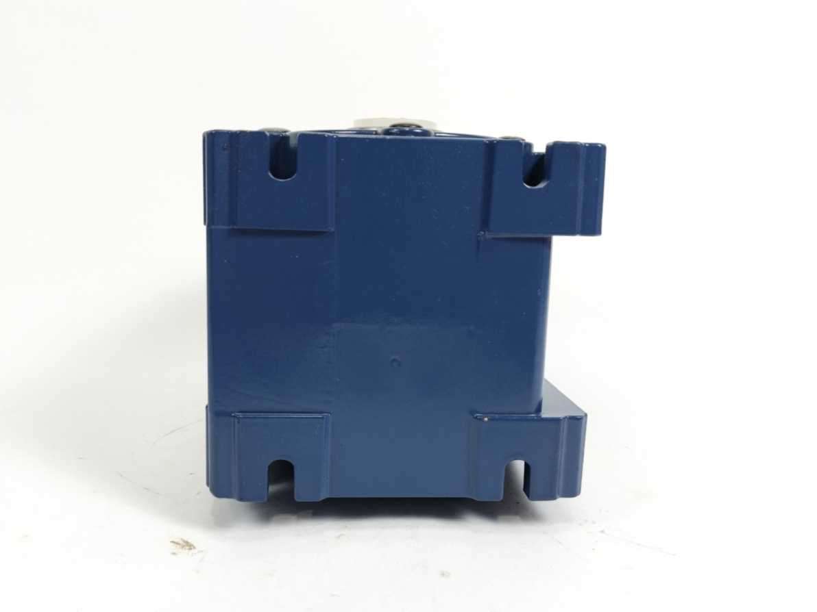 LENZE G50AB045MHBR2C00 AC-Gearmotor i=17.378, 20 Nm, 233.1 r/min