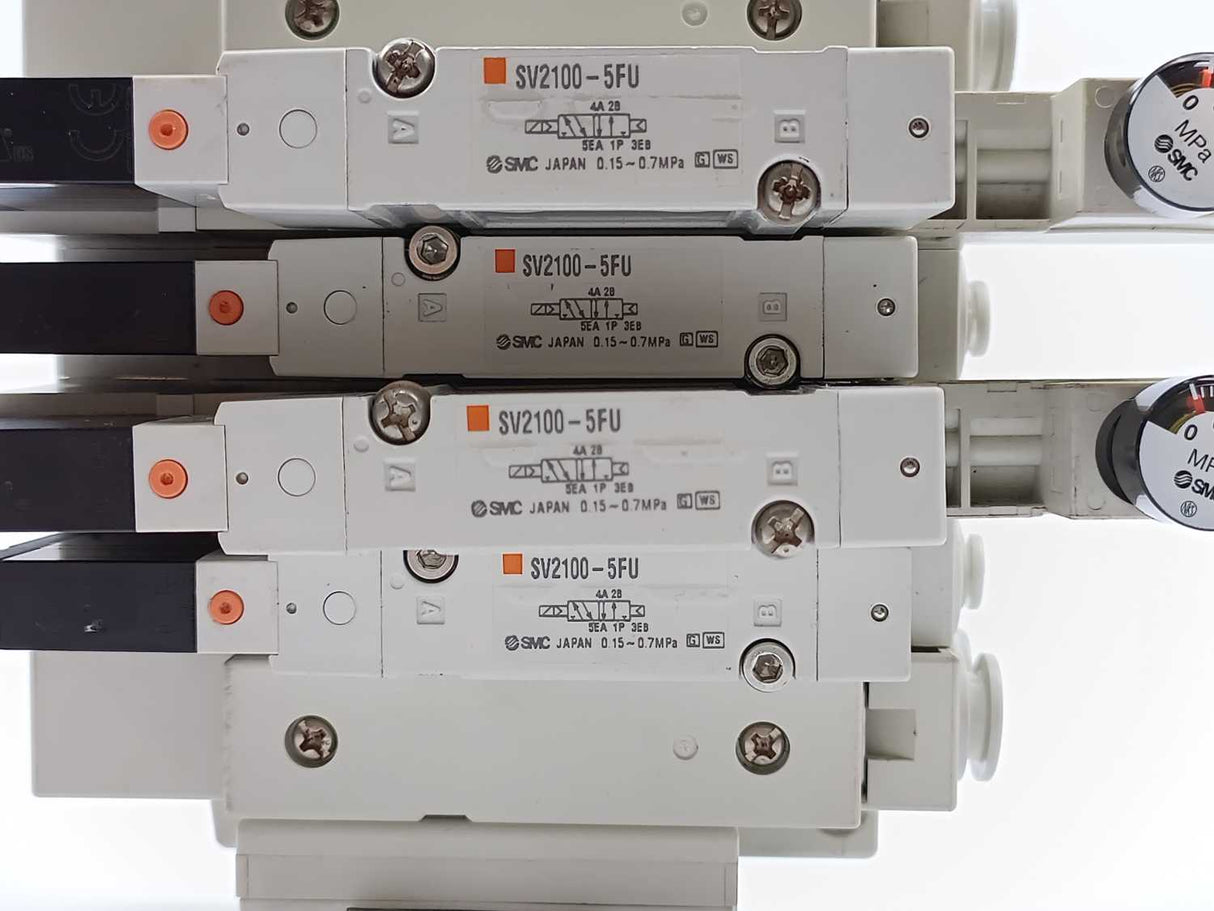 SMC Pneumatics SV2100-5FU Valve Manifold w/ 2x SV2000-00-P