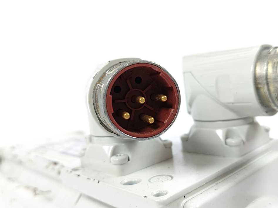 LENZE MCS 09F38-RS0B0-B14N-ST6S00N-R0XU 13293149 Servo Motor 330V 2.5A