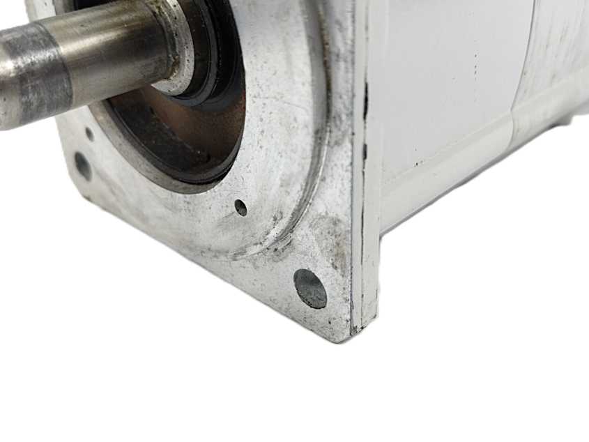 LENZE MCS 09F38-RS0B0-B14N-ST6S00N-R0XU 13293149 Servo Motor 330V 2.5A