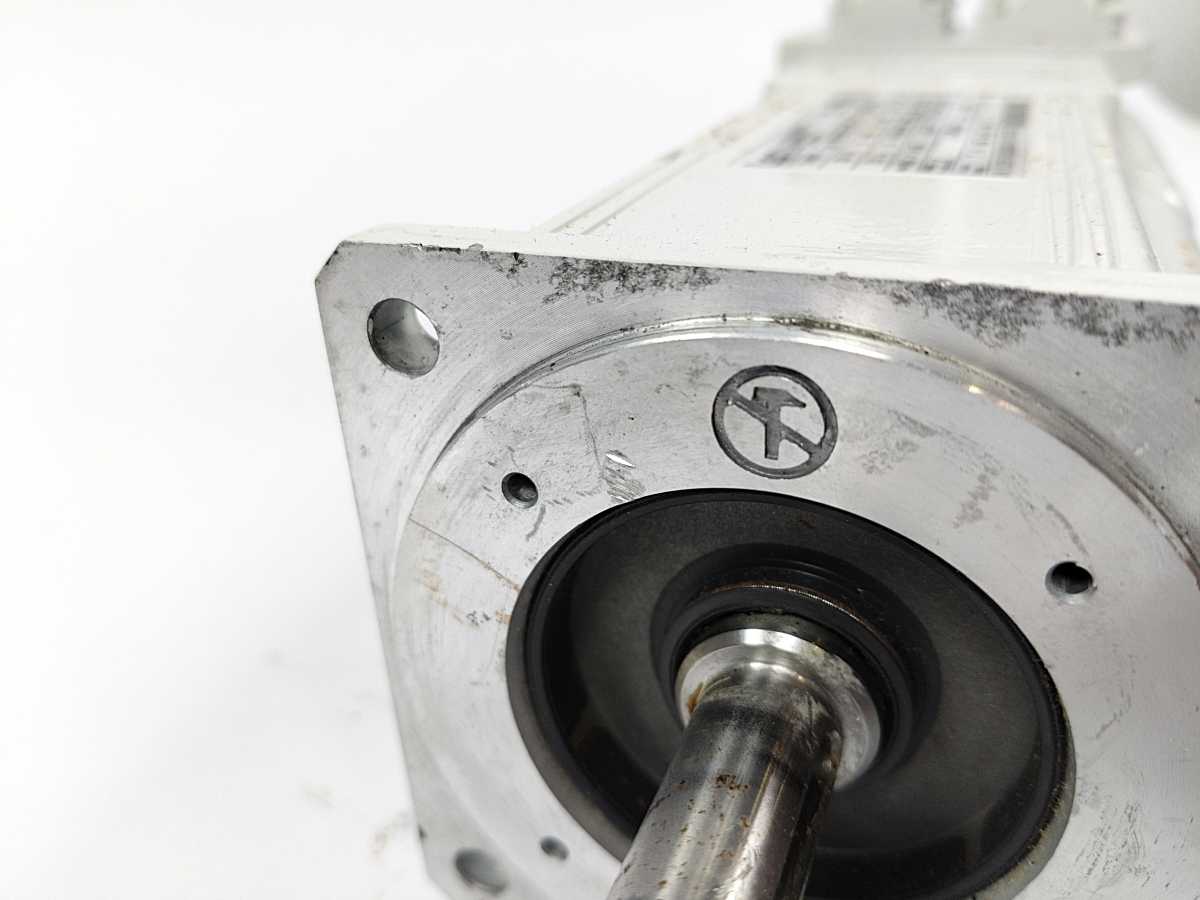 LENZE MCS 09F38-RS0P1-B14N-ST6S00N-R0XY 13293150 Servo Motor 330V 2.5A