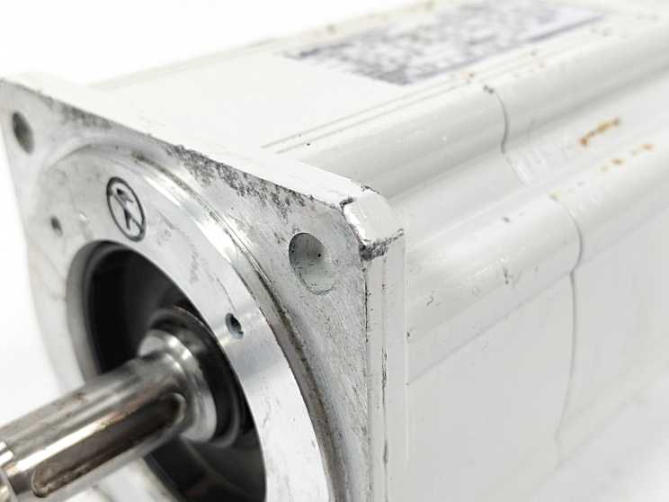 LENZE MCS 09F38-RS0P1-B14N-ST6S00N-R0XY 13293150 Servo Motor 330V 2.5A
