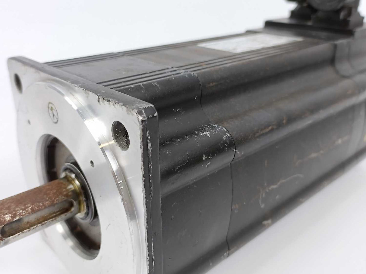 LENZE MCS 12L20-RS0B0-B19N-ST6S00N-R0SU 15070909 Servo Motor 330V 5.9A