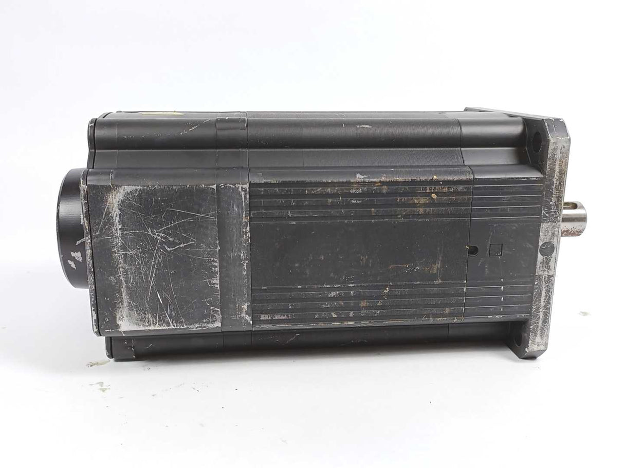 LENZE MCS 14L15-RS0b0-B24N-ST5S00N-R0SU 15003660 Servo Motor 315V 9.7A
