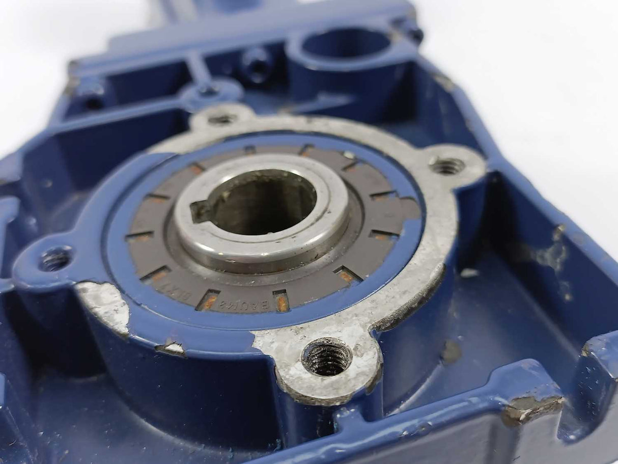 LENZE MCS06I41-RS0B0-Z0B0-ST6S00N-R0SU 15586736 Servo Motor w/ Gear Box