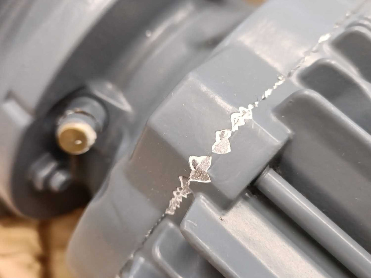 SEW-EURODRIVE KAF87R57DRE90M4 Geared Motor