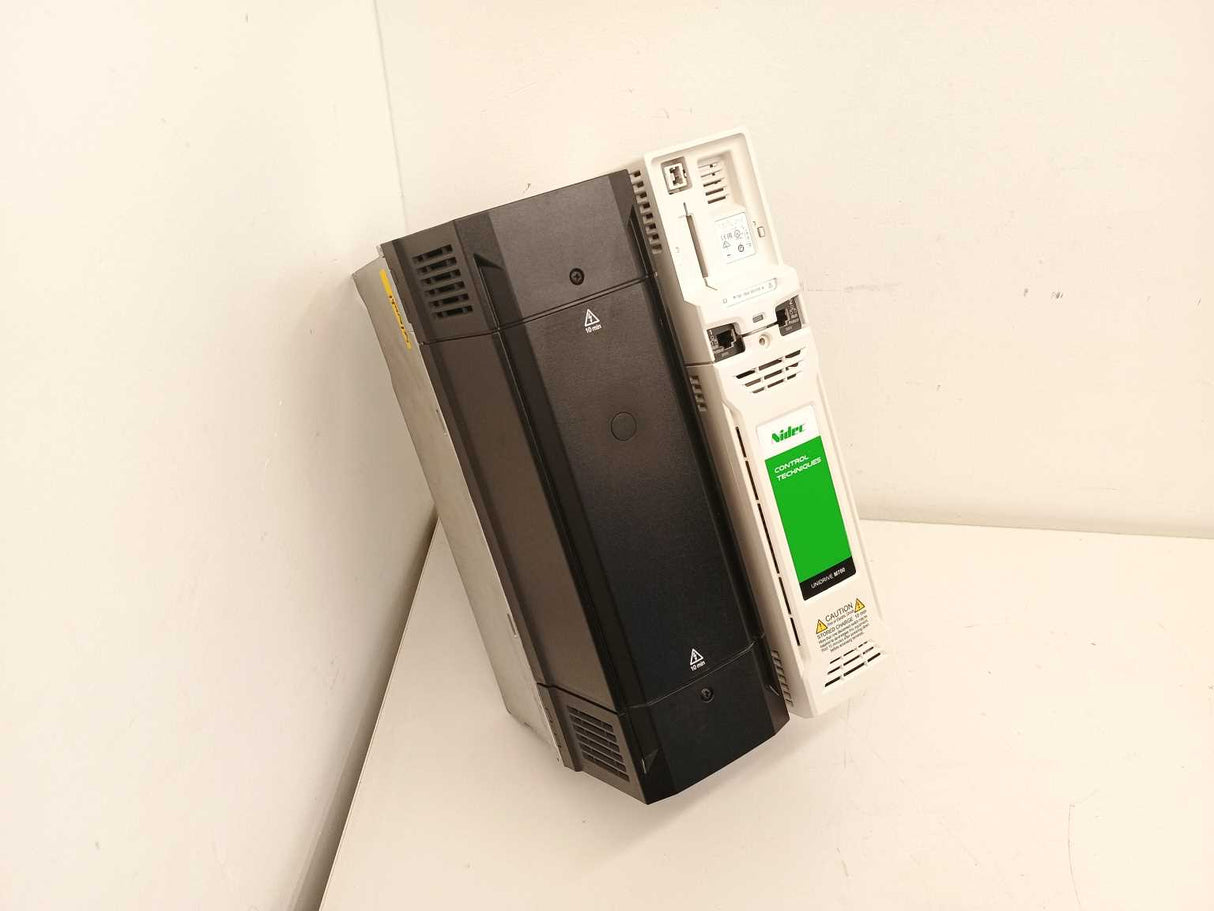 Control Techniques M700-06400350A Inverter Drive 15/18,5kW