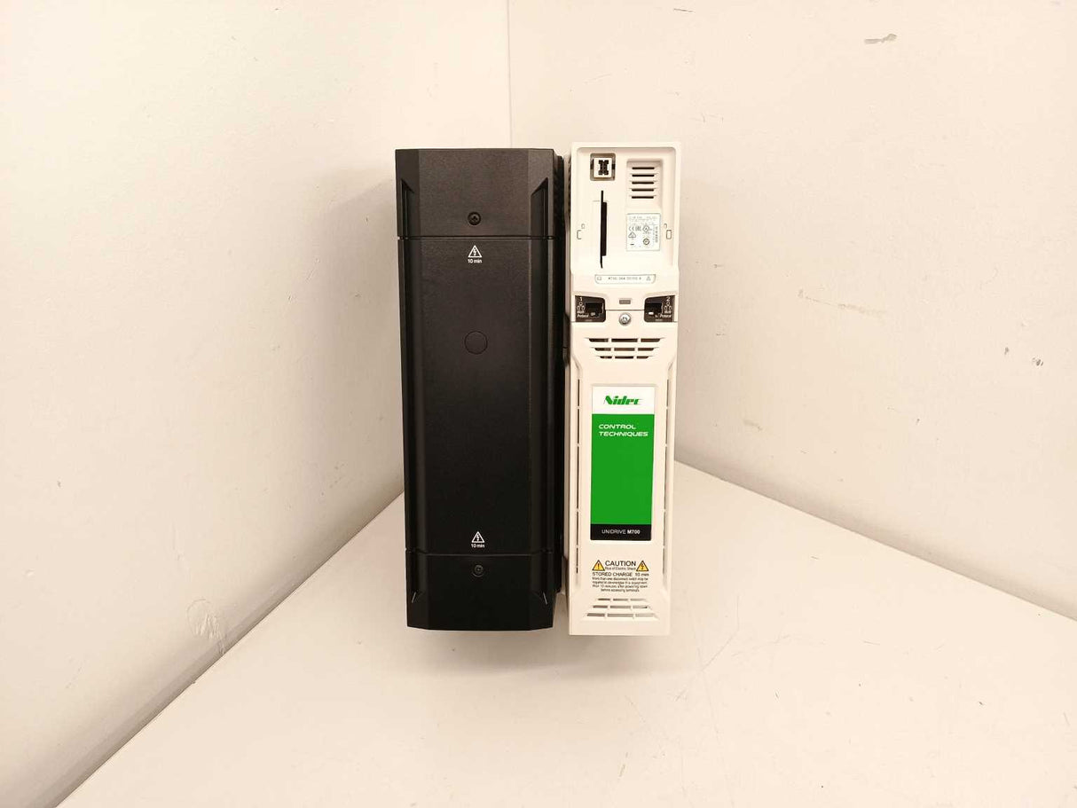 NIDEC / Control Techniques M700-06400350A Inverter Drive 15/18,5kW