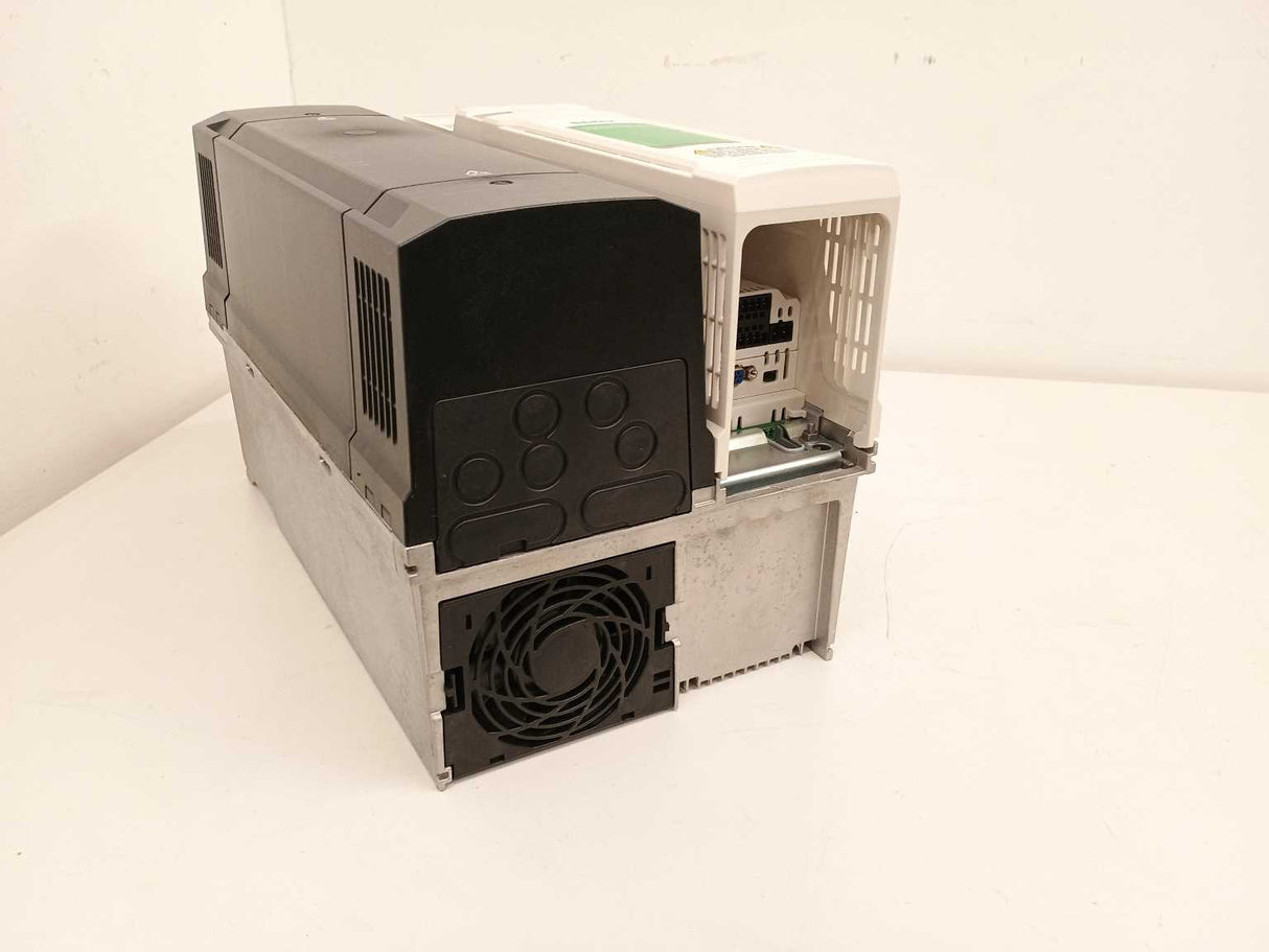 NIDEC / Control Techniques M700-06400350A Inverter Drive 15/18,5kW