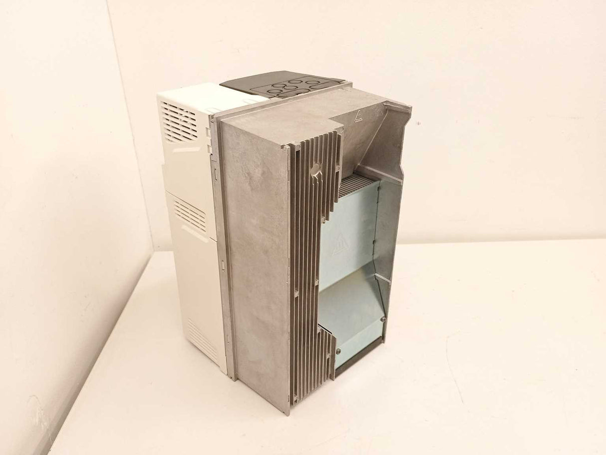 NIDEC / Control Techniques M700-06400350A Inverter Drive 15/18,5kW