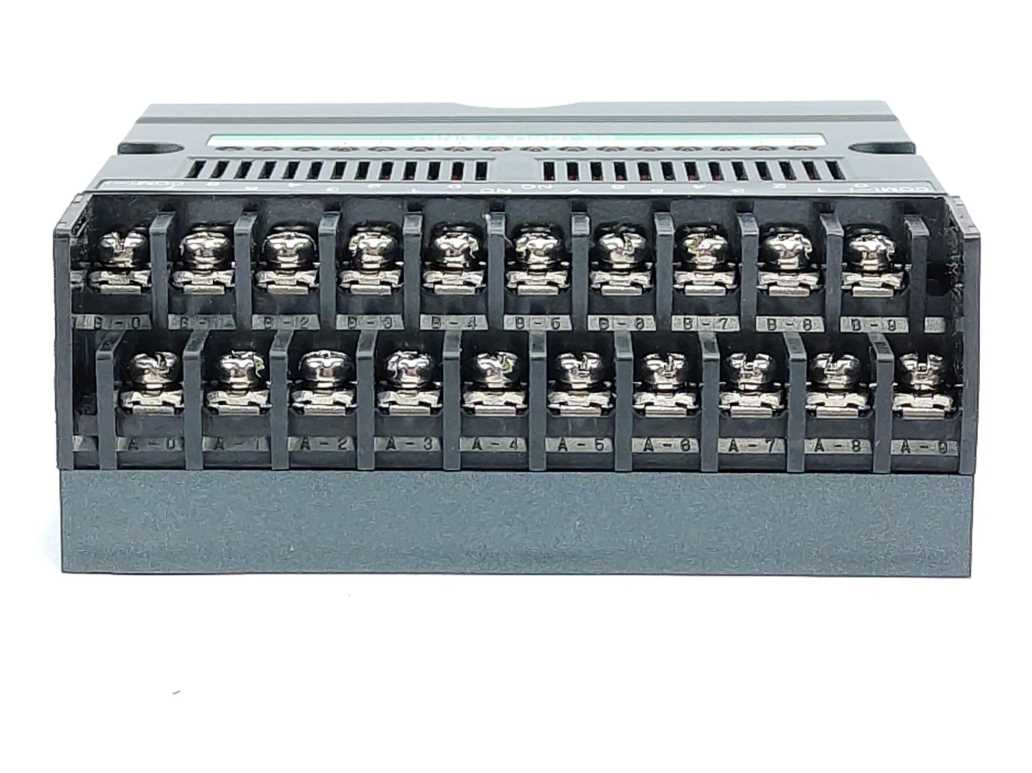 Idec Izumi Corp. PFJ-N162U FA-1J 16-DC Input Unit (SINK)