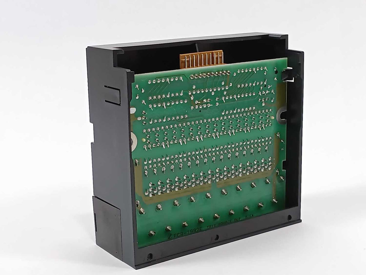 Idec Izumi Corp. PFJ-T162CU Tr. Output (Source 12-28V DC 0.5A)